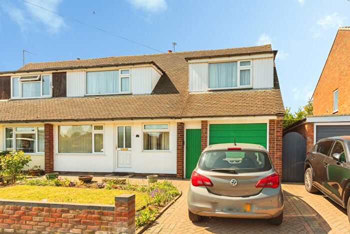 3 Bedroom Semi-Detached House For Sale In Towersey Drive, Thame, OX9