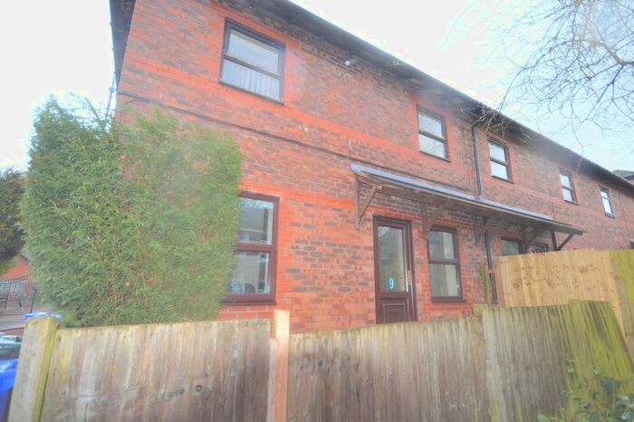 1 Bedroom Flat To Rent In Simonburn Avenue, Penkhull, Stoke-On-Trent, ST4