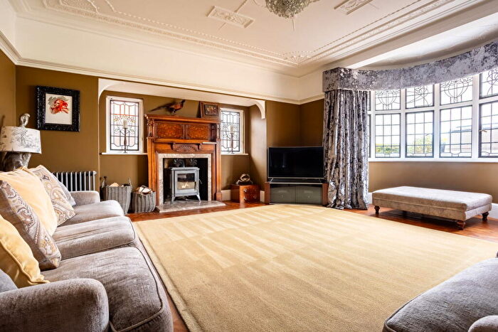 5 Bedroom Detached House For Sale In Royal Esplanade, Margate, CT9 - Photo 7