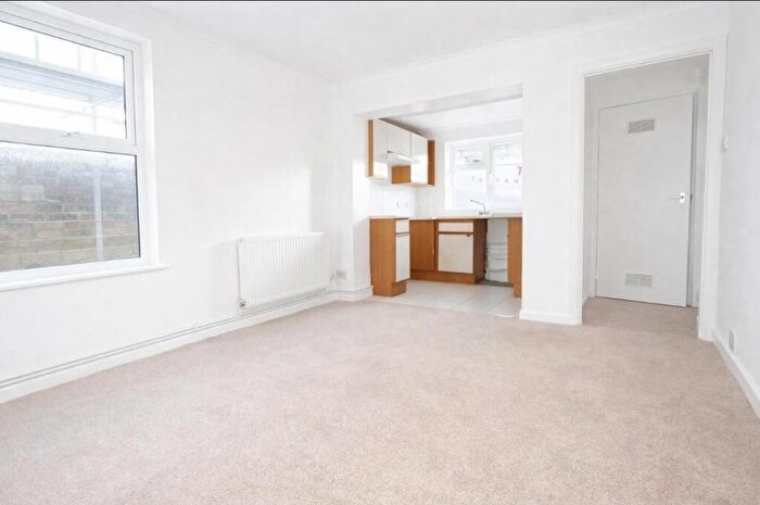 1 Bedroom House To Rent In East Ham Road, Littlehampton, BN17