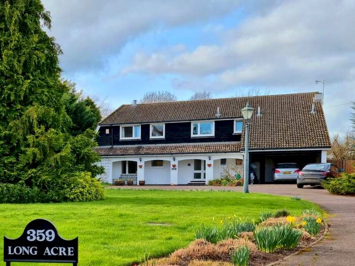 5 Bedroom Detached House For Sale In Sharpenhoe Road, Sharpenhoe, Bedfordshire, MK45