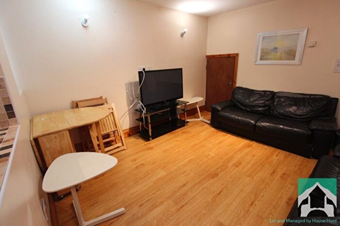 7 Bedroom Terraced House To Rent In Luton Road, Birmingham, B29