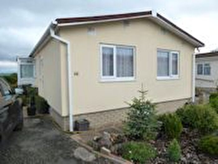 2 Bedroom Mobile/park Home For Sale In Parklands Park, School Road, Evesham, WR11