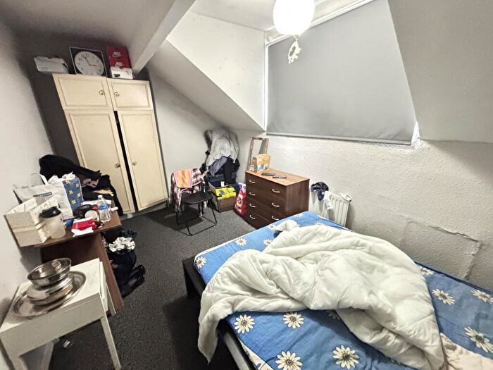 5 Bedroom House To Rent In Hessle Avenue, Leeds, LS6