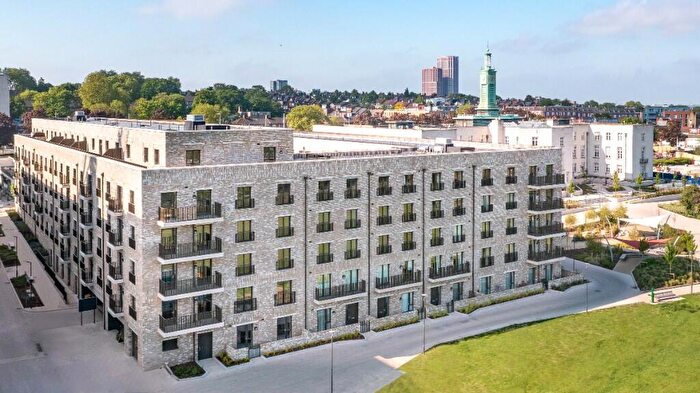 2 Bedroom Apartment For Sale In Forest Road, Walthamstow, E17