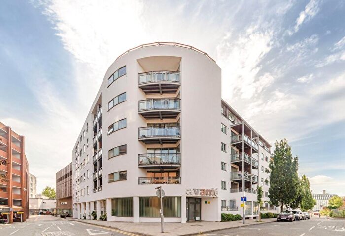 2 Bedroom Flat To Rent In The Bittoms, Kingston, Kingston Upon Thames, KT1
