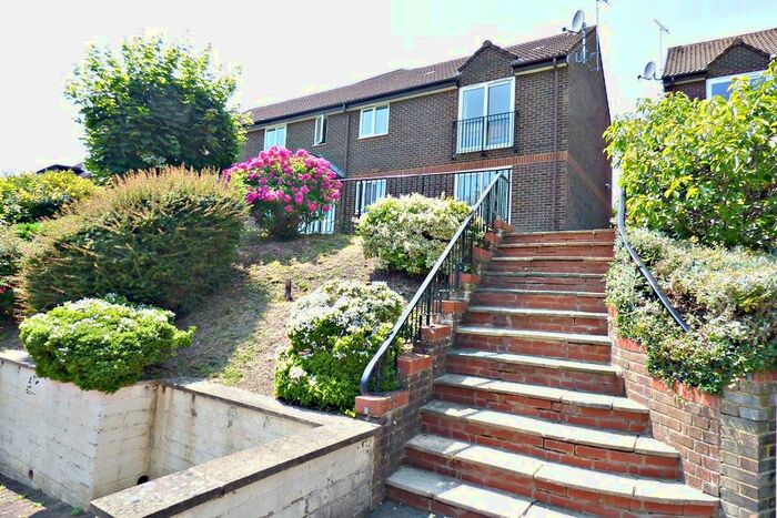 2 Bedroom Flat To Rent In Castleview Gardens, High Wycombe, HP12