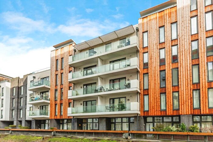 2 Bedroom Flat For Sale In Millennium Promenade, Bristol, BS1