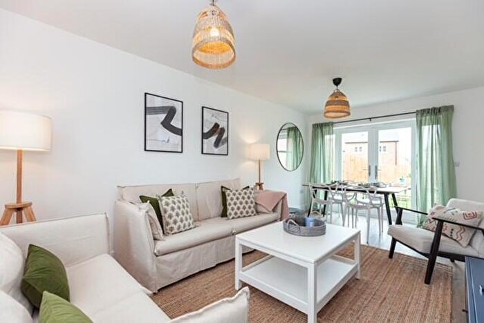 3 Bedroom Semi-Detached House To Rent In Cowells Road, Woodstock, OX20
