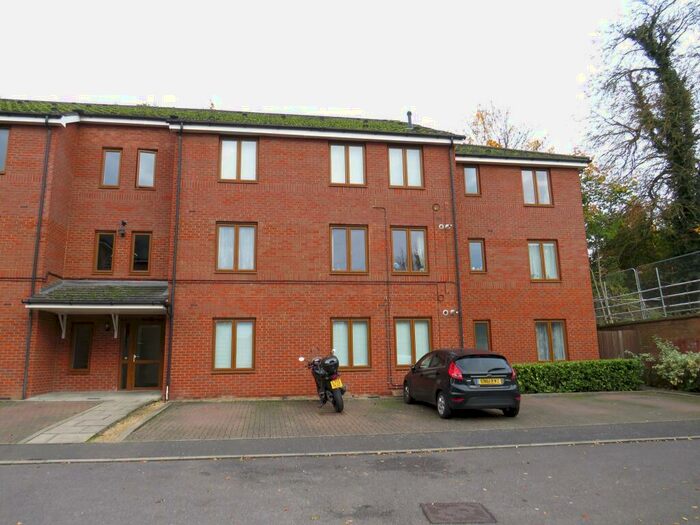 2 Bedroom Apartment To Rent In Radnor Close, Maidstone, ME14