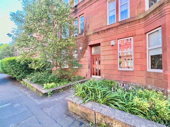 2 Bedroom Flat To Rent In Walton Street, Shawlands, G41