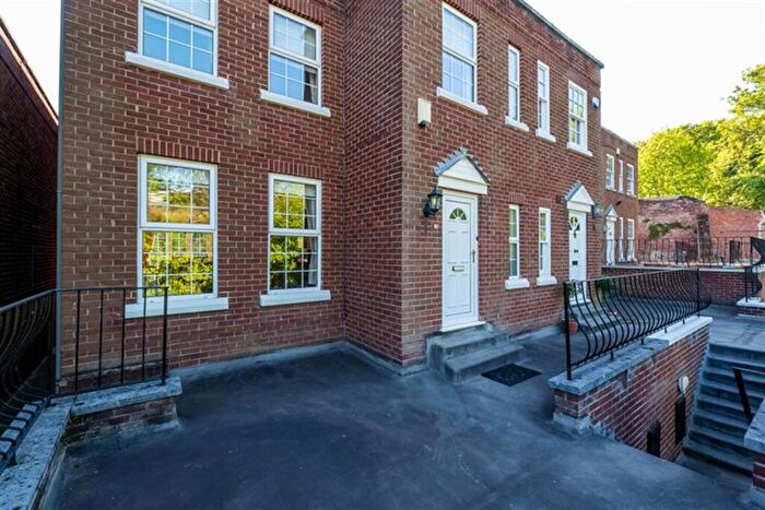 3 Bedroom Semi-Detached House To Rent In Tattershall Drive, NG7