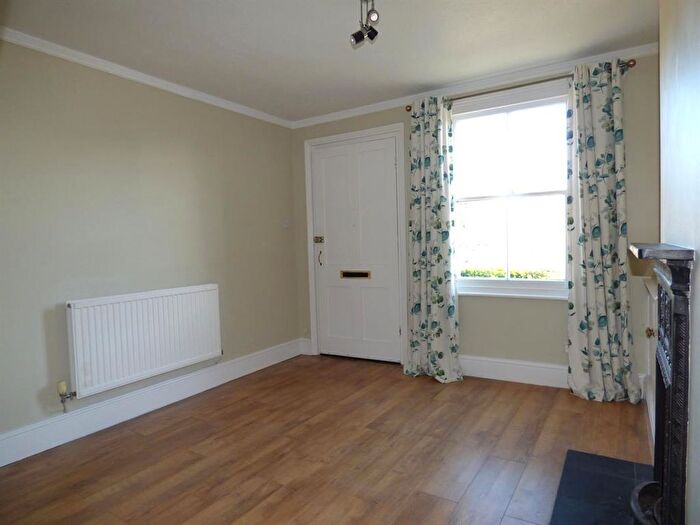 2 Bedroom End Of Terrace House For Sale In Oxford Road, Malvern, Worcestershire, WR14