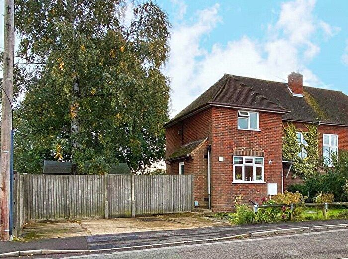 2 Bedroom End Of Terrace House To Rent In Wood Lane, Farnborough, Hampshire, GU14