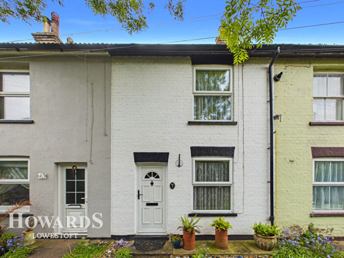 2 Bedroom Terraced House For Sale In Union Place, Lowestoft, NR33