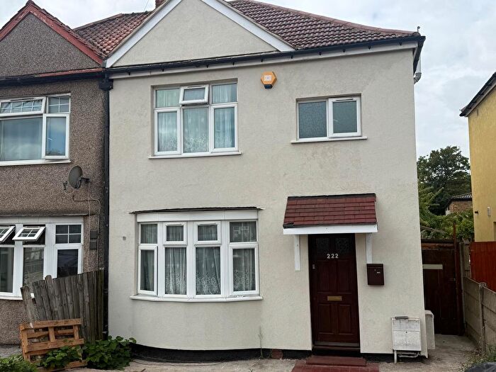 4 Bedroom End Terrace House To Rent In Kingsley Road, Hounslow, TW3