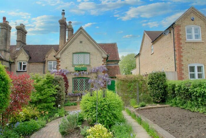 3 Bedroom End Of Terrace House To Rent In High Street, Silsoe, Bedford, MK45