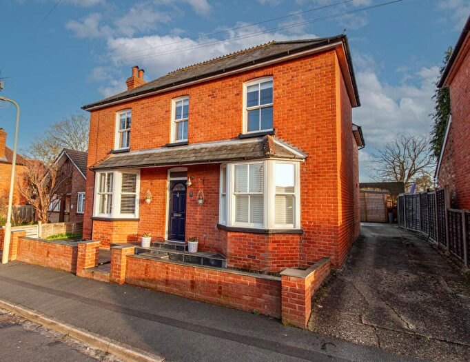 3 Bedroom Detached House For Sale In Castle Street, Fleet, GU52