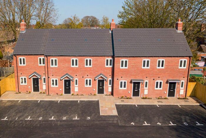 2 Bedroom End Of Terrace House To Rent In Parkfield Close, Coventry, CV2
