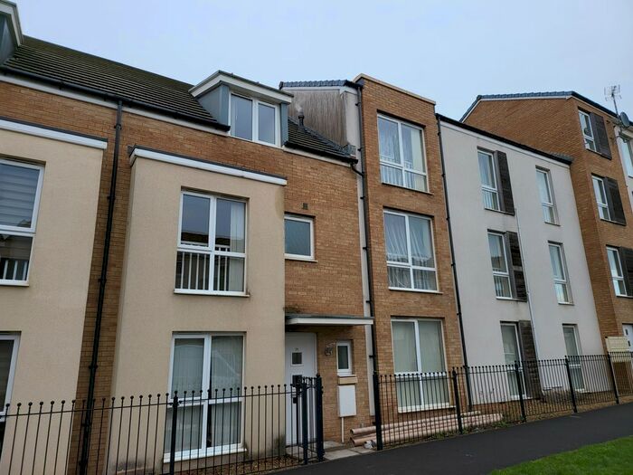 4 Bedroom Property To Rent In Eighteen Acre Drive, Patchway, Bristol BS34