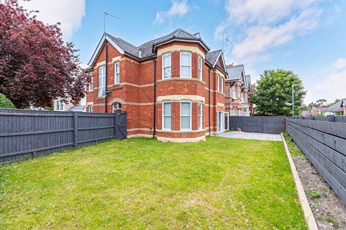 2 Bedroom Flat To Rent In Westbourne Park Road, Westbourne, Bournemouth, BH4