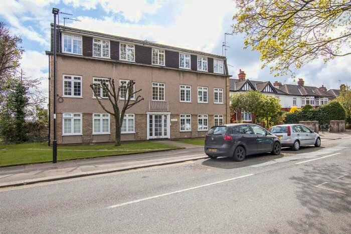1 Bedroom Flat For Sale In Waverley Road, Enfield, EN2
