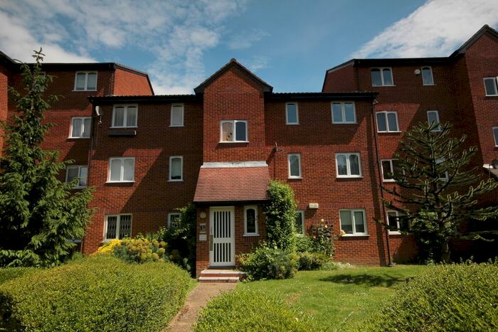 2 Bedroom Flat To Rent In John Silkin Lane, Surrey Quays, SE8