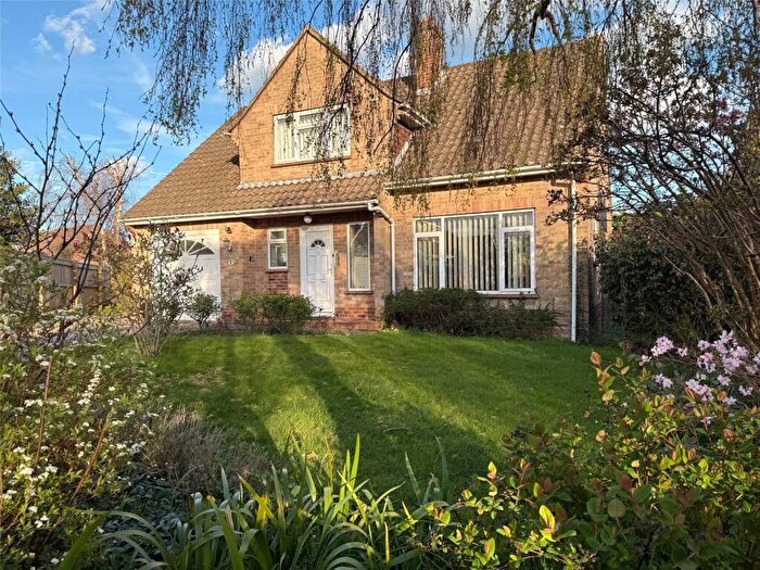 4 Bedroom Detached House For Sale In Lisle Close, Lymington, SO41