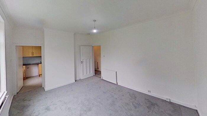 2 Bedroom Flat To Rent In Carrickknowe Avenue, Edinburgh, EH12