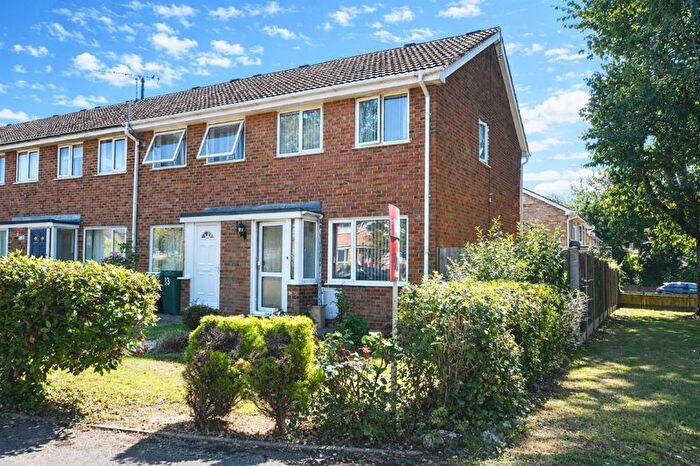 2 Bedroom Terraced House For Sale In Bargrove Road, Maidstone, ME14