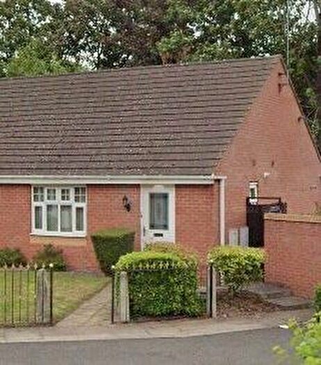 2 Bedroom Bungalow To Rent In Pine Green, Dudley, DY1