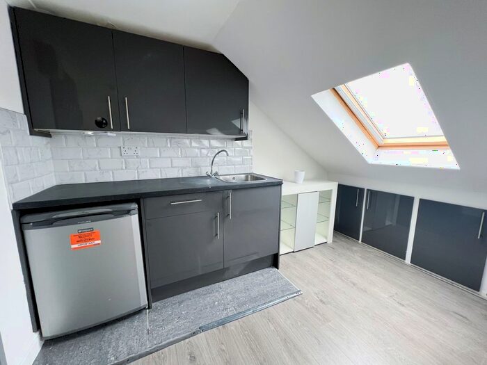 1 Bedroom Studio To Rent In Thorold Road, Ilford, IG1