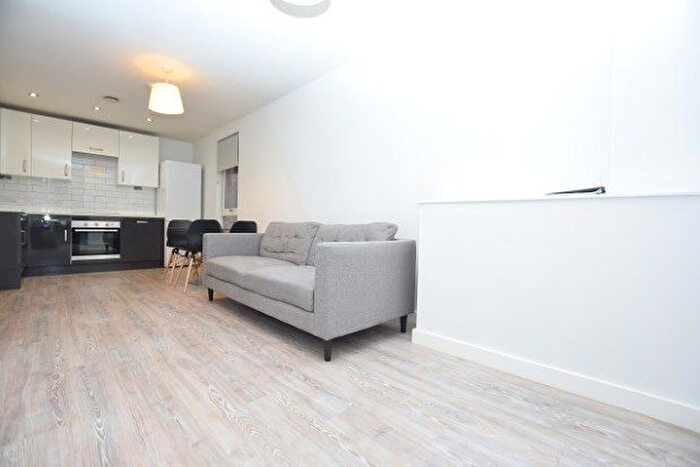 2 Bedroom Flat To Rent In Dun Fields, Sheffield, S3