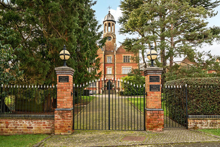 4 Bedroom Apartment For Sale In Tredington Park, Warwick, CV35