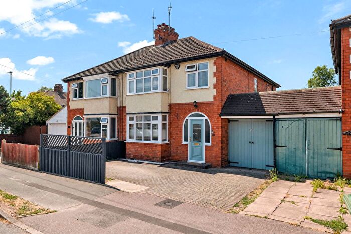 3 Bedroom Semi-Detached House For Sale In Hill Rise, Birstall, Leicester, LE4