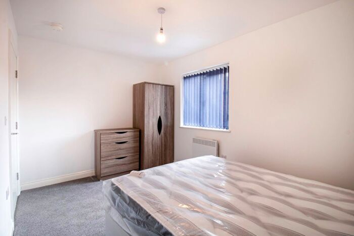 2 Bedroom Flat To Rent In Top Moor Side, Leeds, LS11