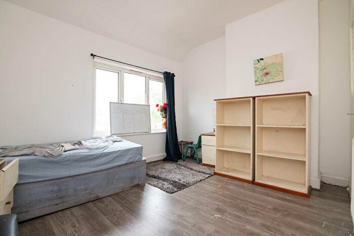 3 Bedroom Terraced House For Sale In Grosvenor Road, Birmingham, B20