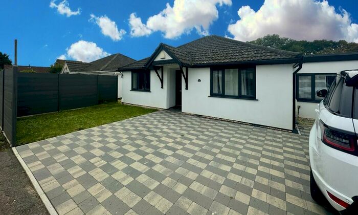 4 Bedroom Bungalow To Rent In Coates Road, Southampton, SO19