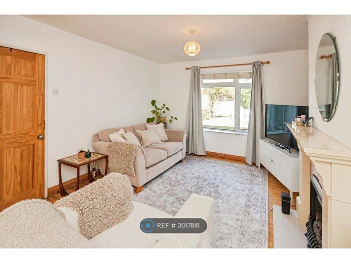 3 Bedroom End Of Terrace House To Rent In Carnac St, London, SE27