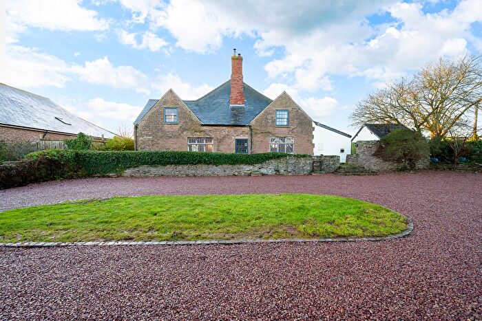 7 Bedroom Detached House For Sale In St. Owens Cross, Farmhouse, Land Amp; Detached Barn, HR2