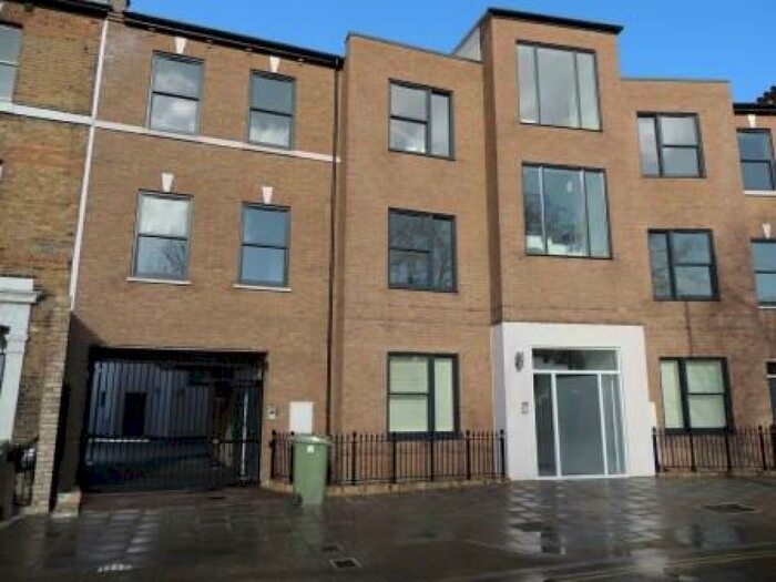 1 Bedroom Maisonette To Rent In Kinnaird House, Chatham Street, London, SE17