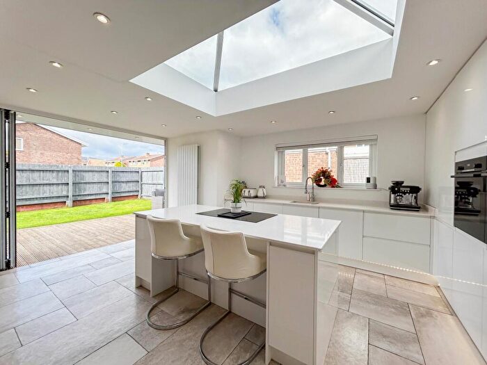 3 Bedroom Detached House For Sale In Courtfield Close, Rogerstone, NP10