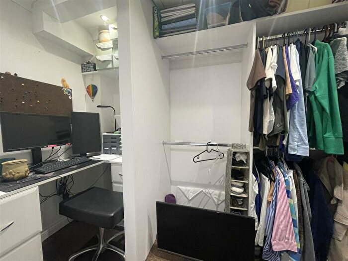 1 Bedroom Flat To Rent In Lefroy Park, Fleet, GU51