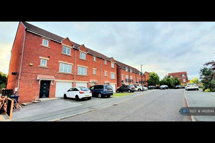 4 Bedroom Semi-Detached House To Rent In Kingswood, Penshaw, Houghton Le Spring, DH4