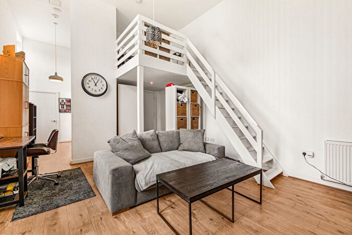 1 Bedroom Flat For Sale In South Wing, Cheadle, SK8