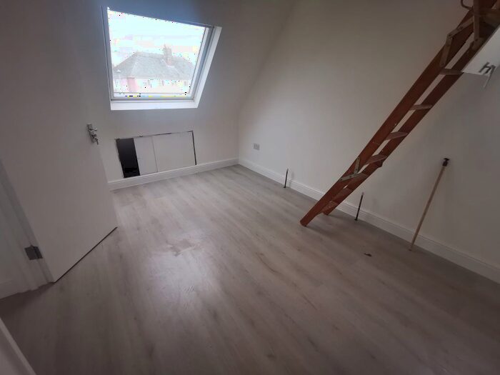 6 Bedroom Semi-Detached House To Rent In Morris Crescent, Oxford, OX4