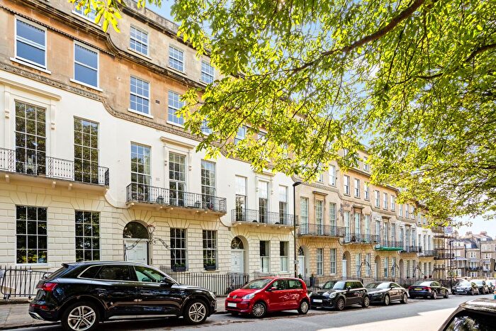 4 Bedroom Flat For Sale In Cavendish Place, Bath, BA1
