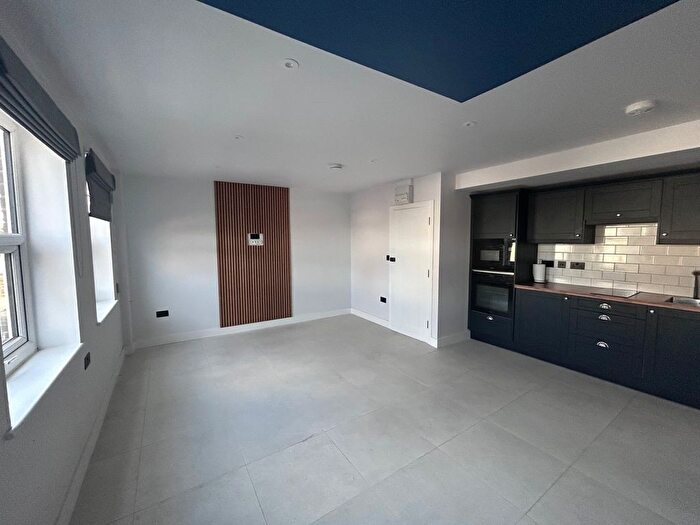 Studio To Rent In Ashton Square, Dunstable, LU6