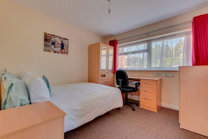 5 Bedroom Property To Rent In Tenterden Drive, Canterbury, CT2