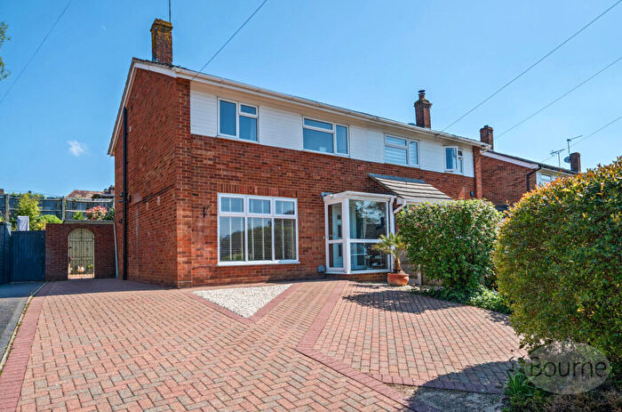 3 Bedroom Semi Detached House For Sale In York Road, Ash, Surrey, GU12